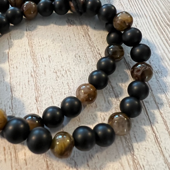 Anthony Jacobs volcano rock and tigers eye bracelets - Picture 4 of 5